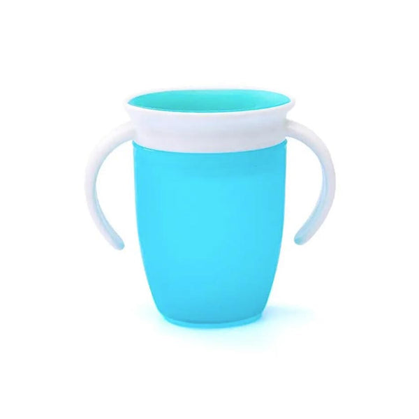 un gobelet bleu clair étanche pour bébé