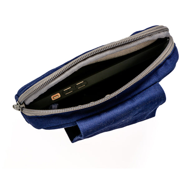 une sacoche en accessoire du porte bebe de BEBIJI